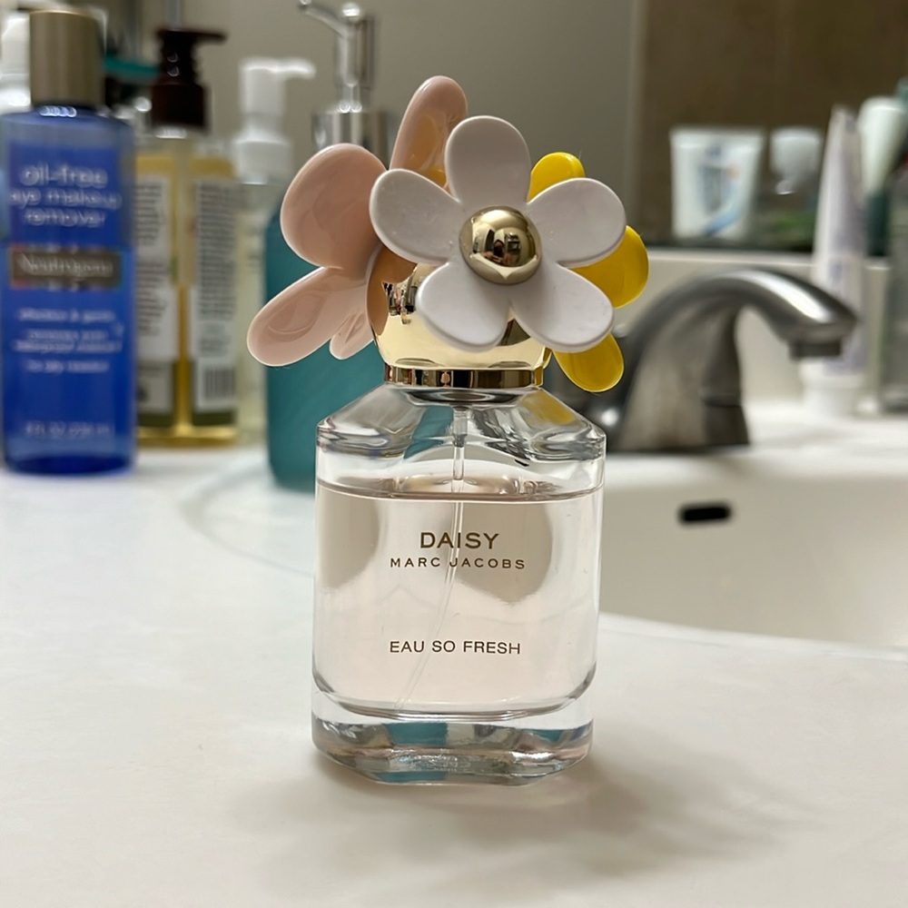 Marc Jacobs Daisy perfume